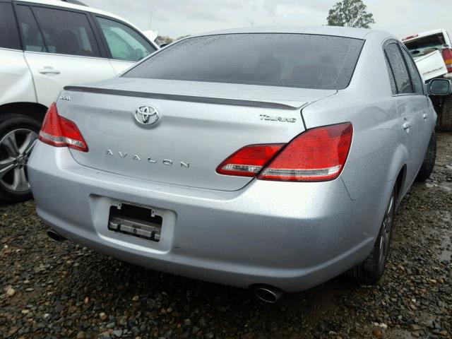 4T1BK36B06U109486 - 2006 TOYOTA AVALON XL SILVER photo 4