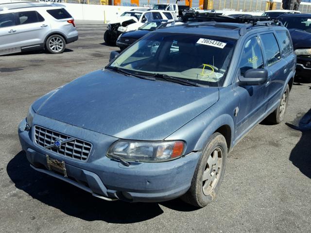 YV1SZ58D521079563 - 2002 VOLVO V70 XC BLUE photo 2