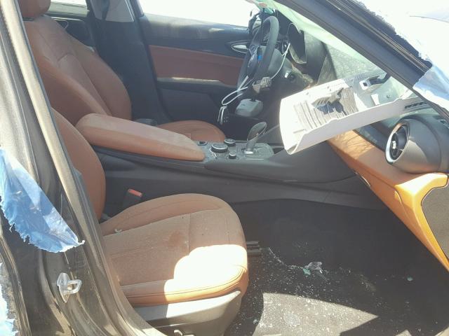 ZARFAEDN2H7543577 - 2017 ALFA ROMEO GIULIA Q4 შავი ფოტო 5