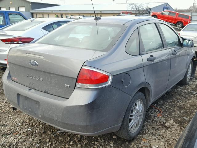 1FAHP3FN8AW156665 - 2010 FORD FOCUS SE GRAY photo 4