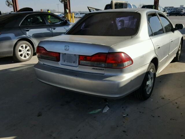 1HGCG56732A011065 - 2002 HONDA ACCORD SE SILVER photo 4