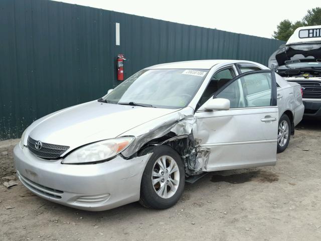 4T1BF30K34U584303 - 2004 TOYOTA CAMRY LE SILVER photo 2