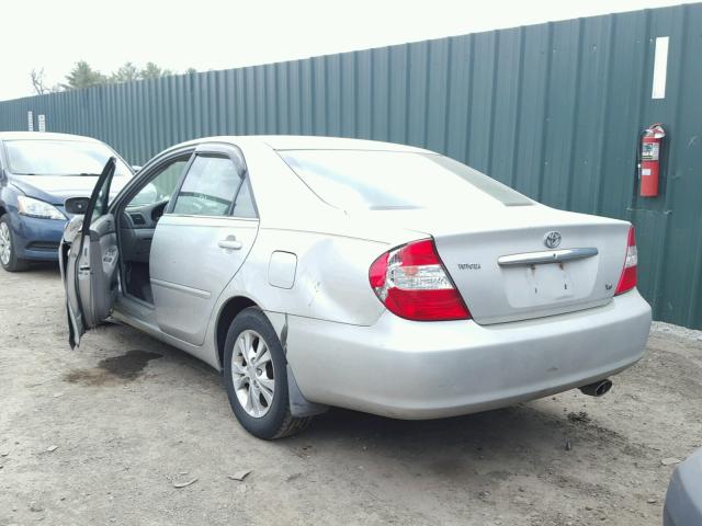 4T1BF30K34U584303 - 2004 TOYOTA CAMRY LE SILVER photo 3