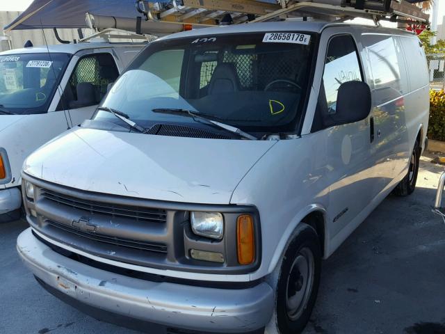 1GCFG25W9X1123394 - 1999 CHEVROLET EXPRESS G2 WHITE photo 2