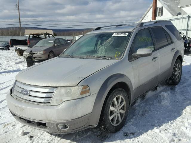 1FMDK02WX9GA02044 - 2009 FORD TAURUS X S SILVER photo 2