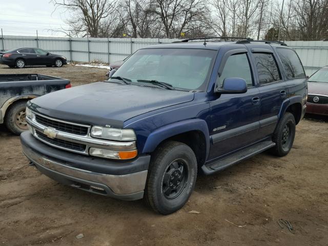 1GNEC13Z32R159775 - 2002 CHEVROLET TAHOE C150 BLUE photo 2