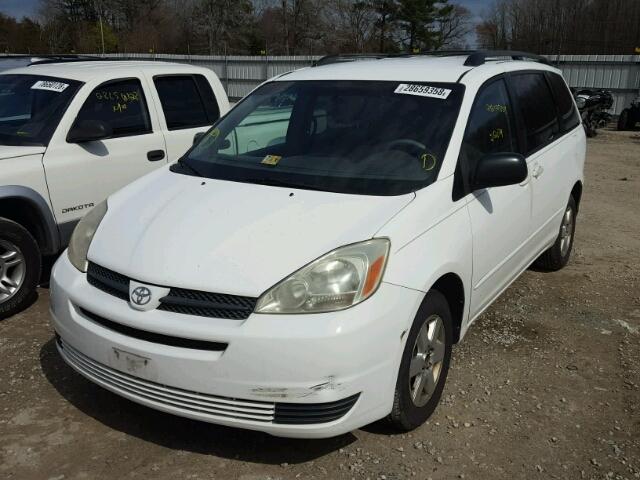 5TDZA23C94S156207 - 2004 TOYOTA SIENNA CE WHITE photo 2