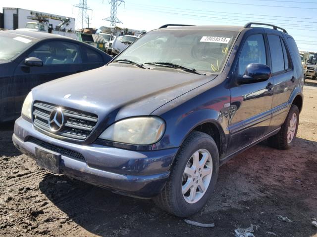 4JGAB72E81A245717 - 2001 MERCEDES-BENZ ML 430 BLUE photo 2