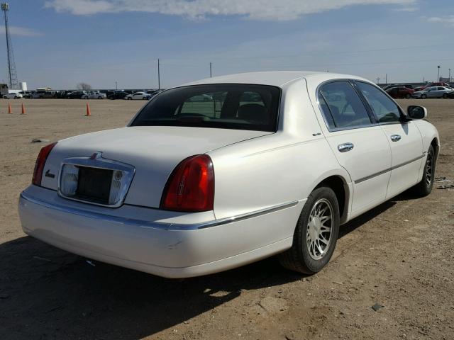 1LNHM82W91Y668899 - 2001 LINCOLN TOWN CAR S WHITE photo 4