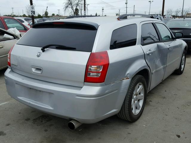 2D4FV47V37H720650 - 2007 DODGE MAGNUM SXT SILVER photo 4