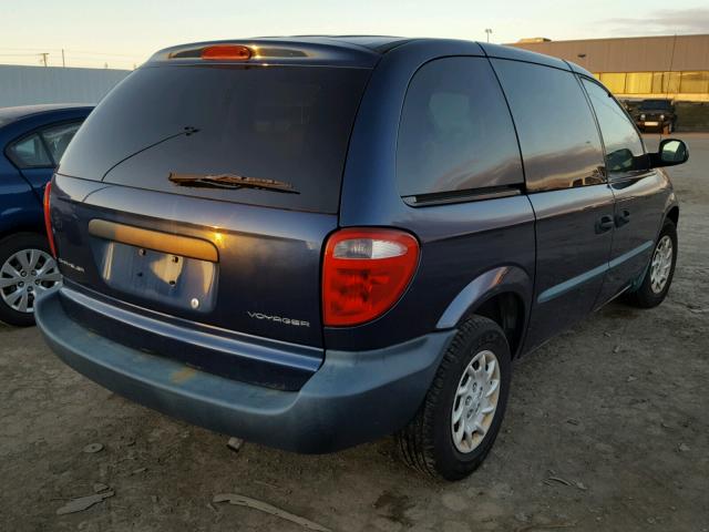 1C4GJ25322B731210 - 2002 CHRYSLER VOYAGER BLUE photo 4