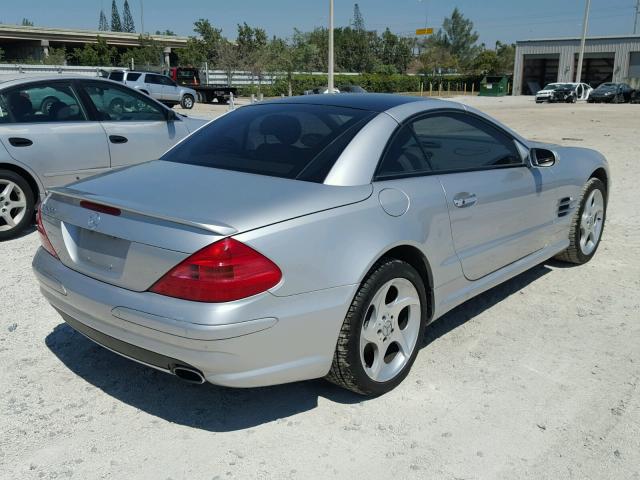 WDBSK75F05F095378 - 2005 MERCEDES-BENZ SL 500 SILVER photo 4