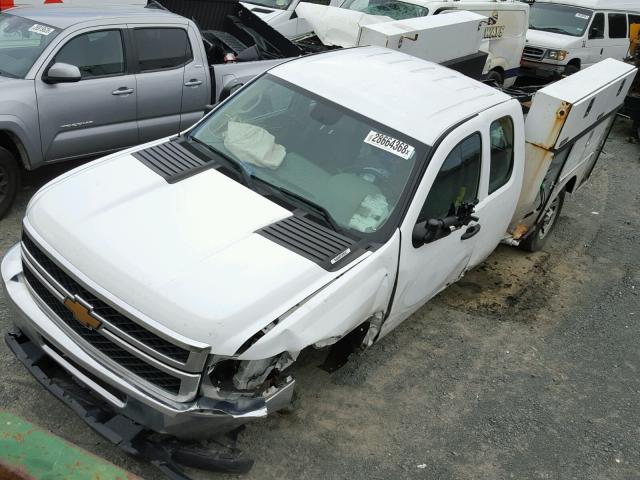 1GB5KZCG7CZ248456 - 2012 CHEVROLET SILVERADO WHITE photo 2