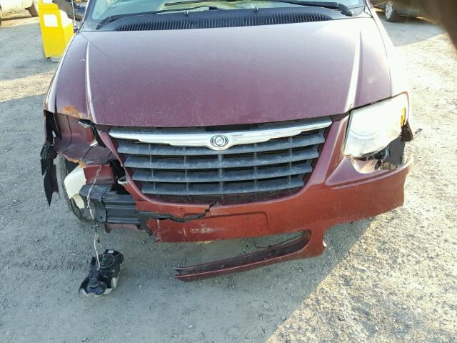 2A4GP54L67R182499 - 2007 CHRYSLER TOWN & COU BURGUNDY photo 9