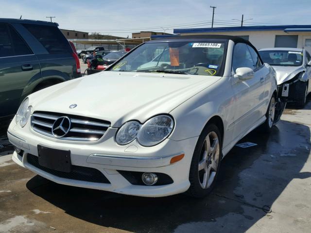 WDBTK72G97T077516 - 2007 MERCEDES-BENZ CLK 550 WHITE photo 2