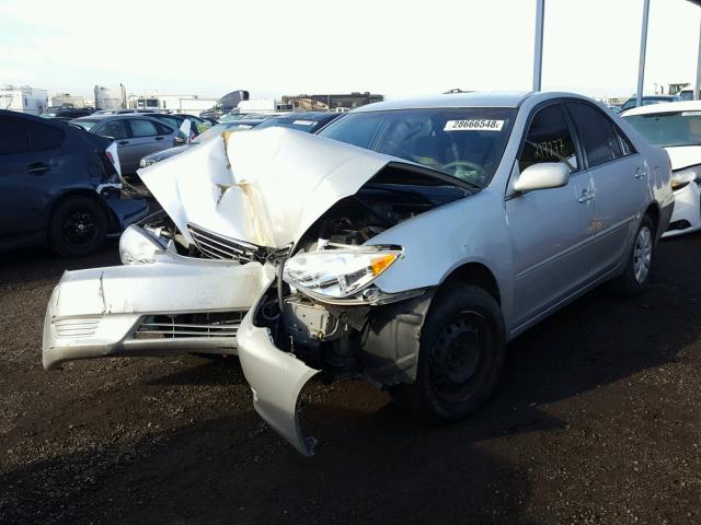 4T1BE32K65U560935 - 2005 TOYOTA CAMRY LE SILVER photo 2