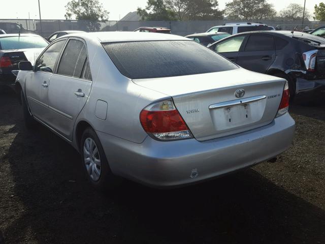 4T1BE32K65U560935 - 2005 TOYOTA CAMRY LE SILVER photo 3