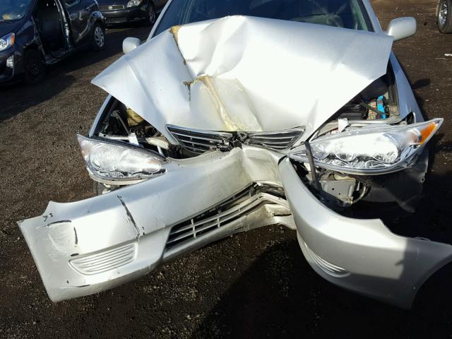 4T1BE32K65U560935 - 2005 TOYOTA CAMRY LE SILVER photo 7