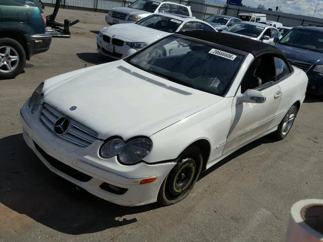 WDBTK56J86F167862 - 2006 MERCEDES-BENZ CLK 350 WHITE photo 2