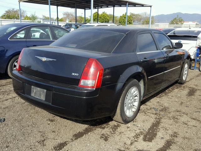 2C3KA43R07H773780 - 2007 CHRYSLER 300 BLACK photo 4