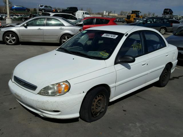 KNADC123X26130726 - 2002 KIA RIO WHITE photo 2