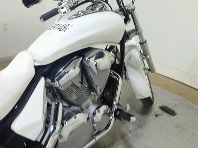 JH2SC6708AK000480 - 2010 HONDA VT1300 CS თეთრი ფოტო 14