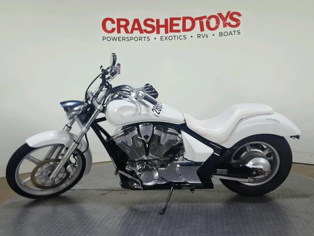 JH2SC6708AK000480 - 2010 HONDA VT1300 CS თეთრი ფოტო 5