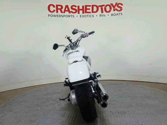 JH2SC6708AK000480 - 2010 HONDA VT1300 CS WHITE photo 7