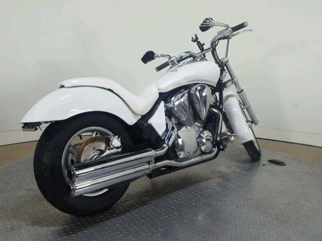 JH2SC6708AK000480 - 2010 HONDA VT1300 CS WHITE photo 8