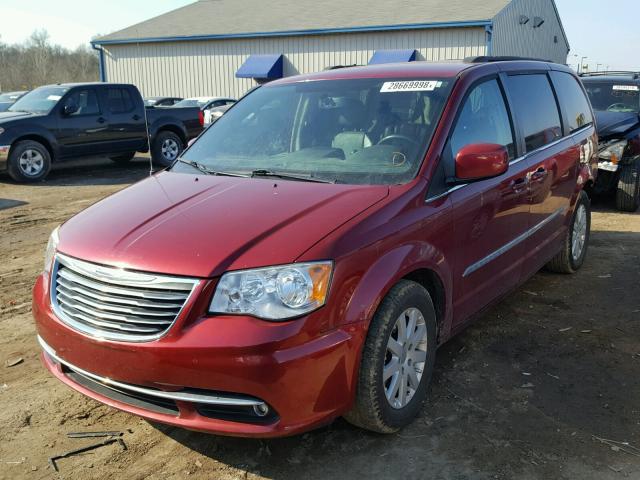 2C4RC1BG6DR565220 - 2013 CHRYSLER TOWN & COU MAROON photo 2