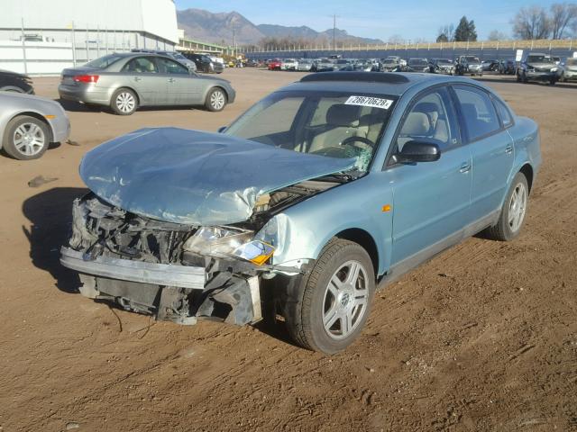 WVWMA63B8WE347070 - 1998 VOLKSWAGEN PASSAT GLS BLUE photo 2