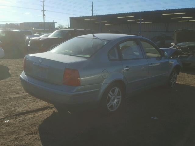 WVWMA63B8WE347070 - 1998 VOLKSWAGEN PASSAT GLS BLUE photo 4