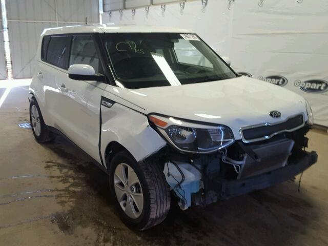 KNDJN2A24F7778089 - 2015 KIA SOUL WHITE photo 1