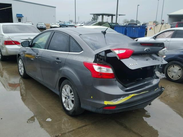 1FAHP3H27CL373275 - 2012 FORD FOCUS SEL GRAY photo 3