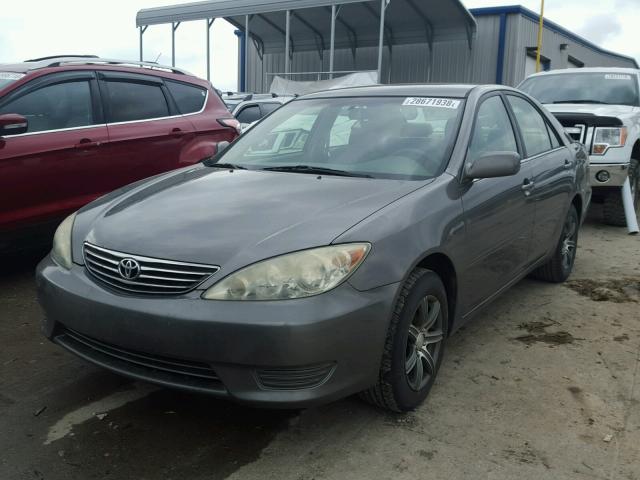 4T1BE32K26U704708 - 2006 TOYOTA CAMRY LE GRAY photo 2
