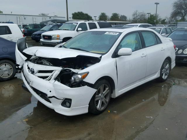 2T1BU4EE8DC116292 - 2013 TOYOTA COROLLA BA WHITE photo 2