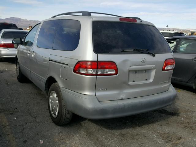 4T3ZF13C32U414227 - 2002 TOYOTA SIENNA LE SILVER photo 3