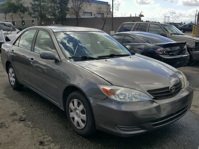 JTDBE32K120044232 - 2002 TOYOTA CAMRY LE GRAY photo 1