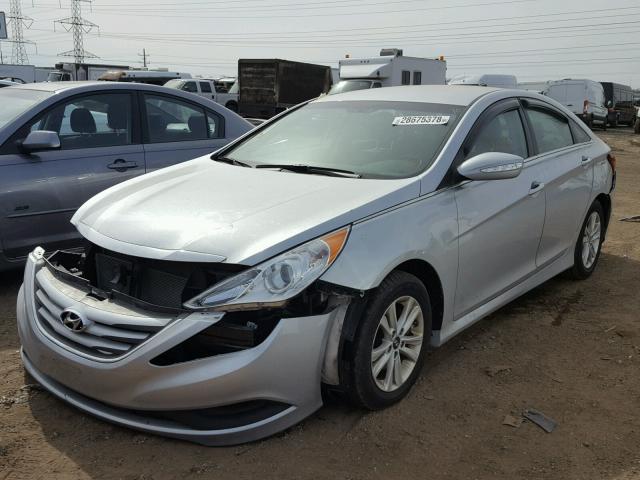 5NPEB4AC0EH827491 - 2014 HYUNDAI SONATA GLS SILVER photo 2