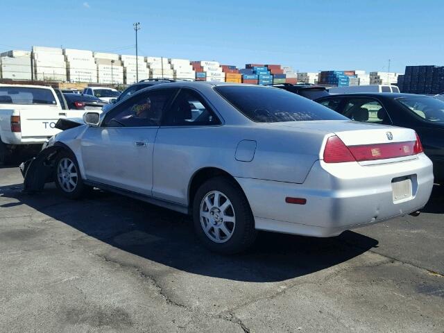 1HGCG32631A016203 - 2001 HONDA ACCORD LX SILVER photo 3