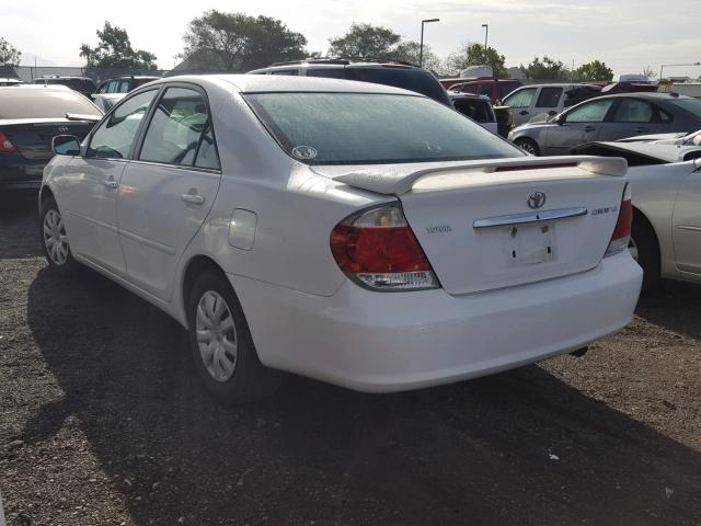 4T1BE32K55U384993 - 2005 TOYOTA CAMRY LE WHITE photo 3