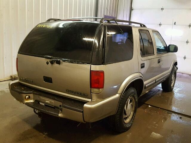 1GNDT13W612182833 - 2001 CHEVROLET BLAZER TAN photo 4