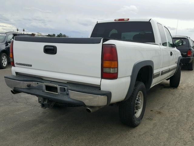 1GCHK29G82E272441 - 2002 CHEVROLET SILVERADO WHITE photo 4