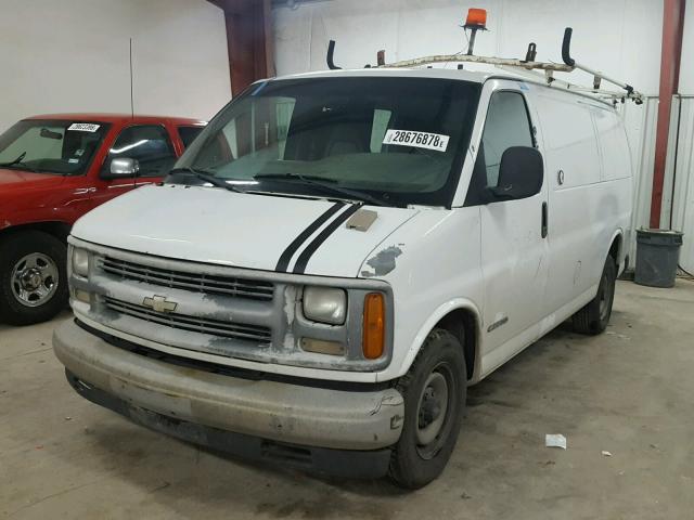 1GCFG25WX11107423 - 2001 CHEVROLET EXPRESS G2 WHITE photo 2