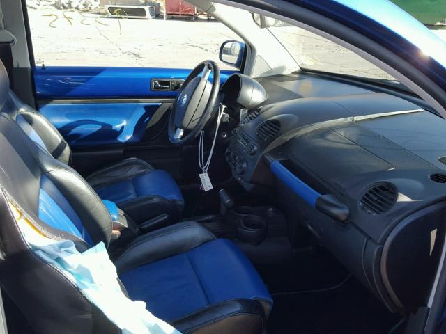3VWCD21C83M432341 - 2003 VOLKSWAGEN NEW BEETLE 蓝色 照片 5