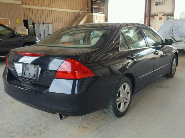 JHMCM56397C005267 - 2007 HONDA ACCORD SE BLACK photo 4