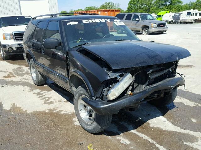 1GNCS13W72K189435 - 2002 CHEVROLET BLAZER BLACK photo 1