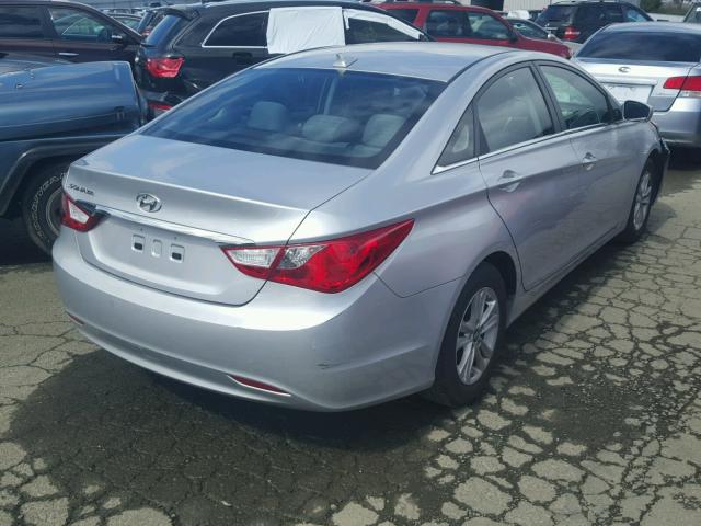 5NPEB4AC0DH699235 - 2013 HYUNDAI SONATA GLS SILVER photo 4