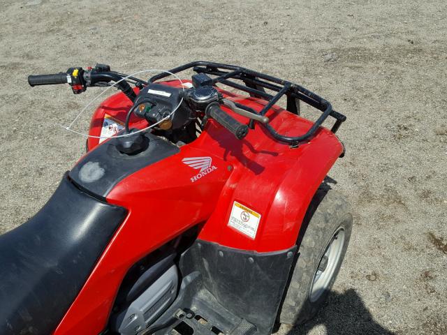 1HFTE2100E4506006 - 2014 HONDA TRX250 TM RED photo 5