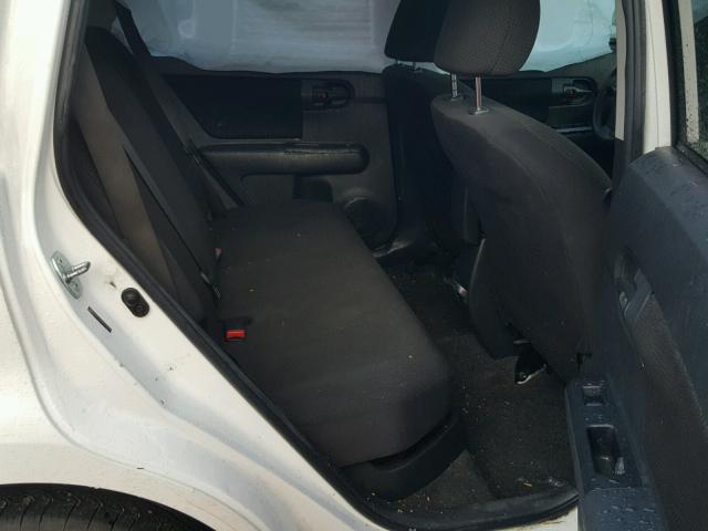 JTLKE50E881006447 - 2008 TOYOTA SCION XB WHITE photo 6